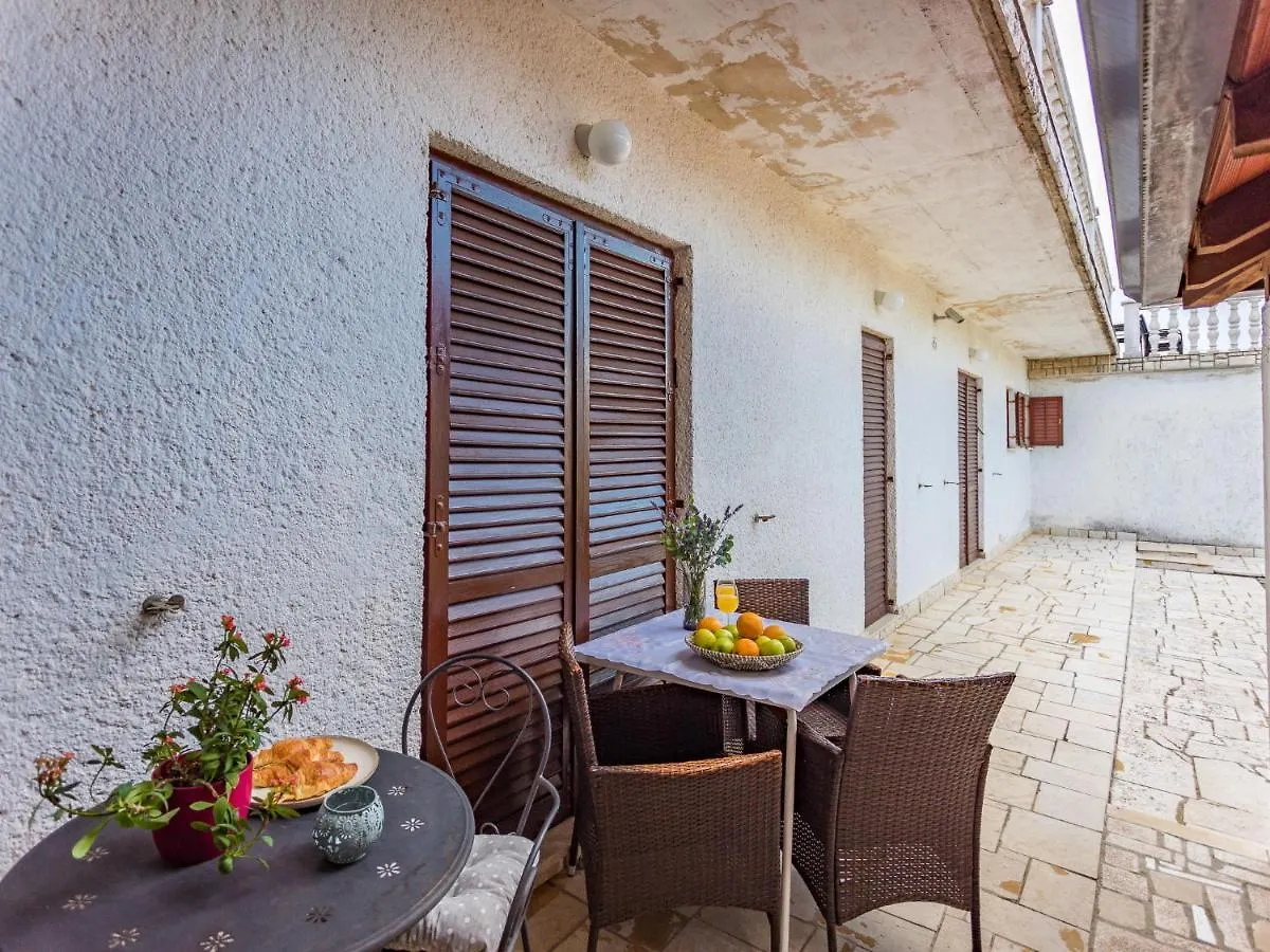 Apartment Tireli - Prc143 By Interhome Porec 0*,