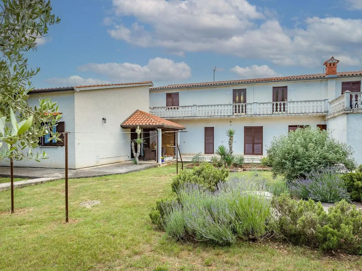 Apartment Tireli - Prc143 By Interhome